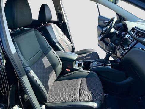 Certified 2022 Nissan Rogue Sport SV w/ Technology Package FWD image 22