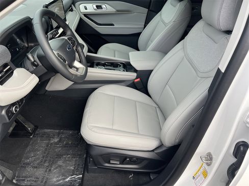 New 2026 Ford Explorer Active w/ Active Comfort Package image 16