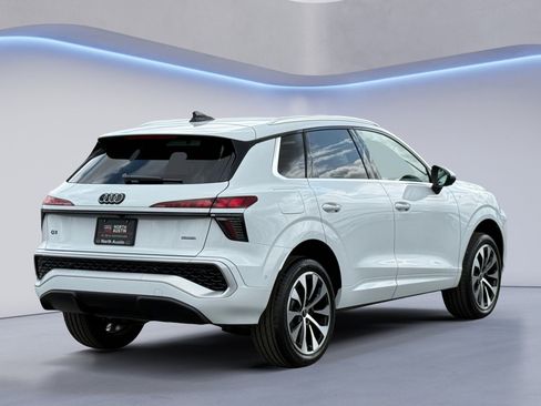 New 2026 Audi Q3 quattro 2.0T AWD/4WD image 5