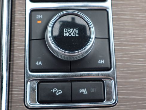 Used 2024 Ford Expedition Limited image 32