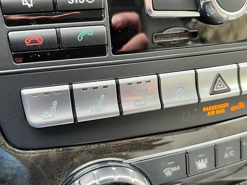 Used 2013 Mercedes-Benz SL 550 w/ Premium Pkg image 34