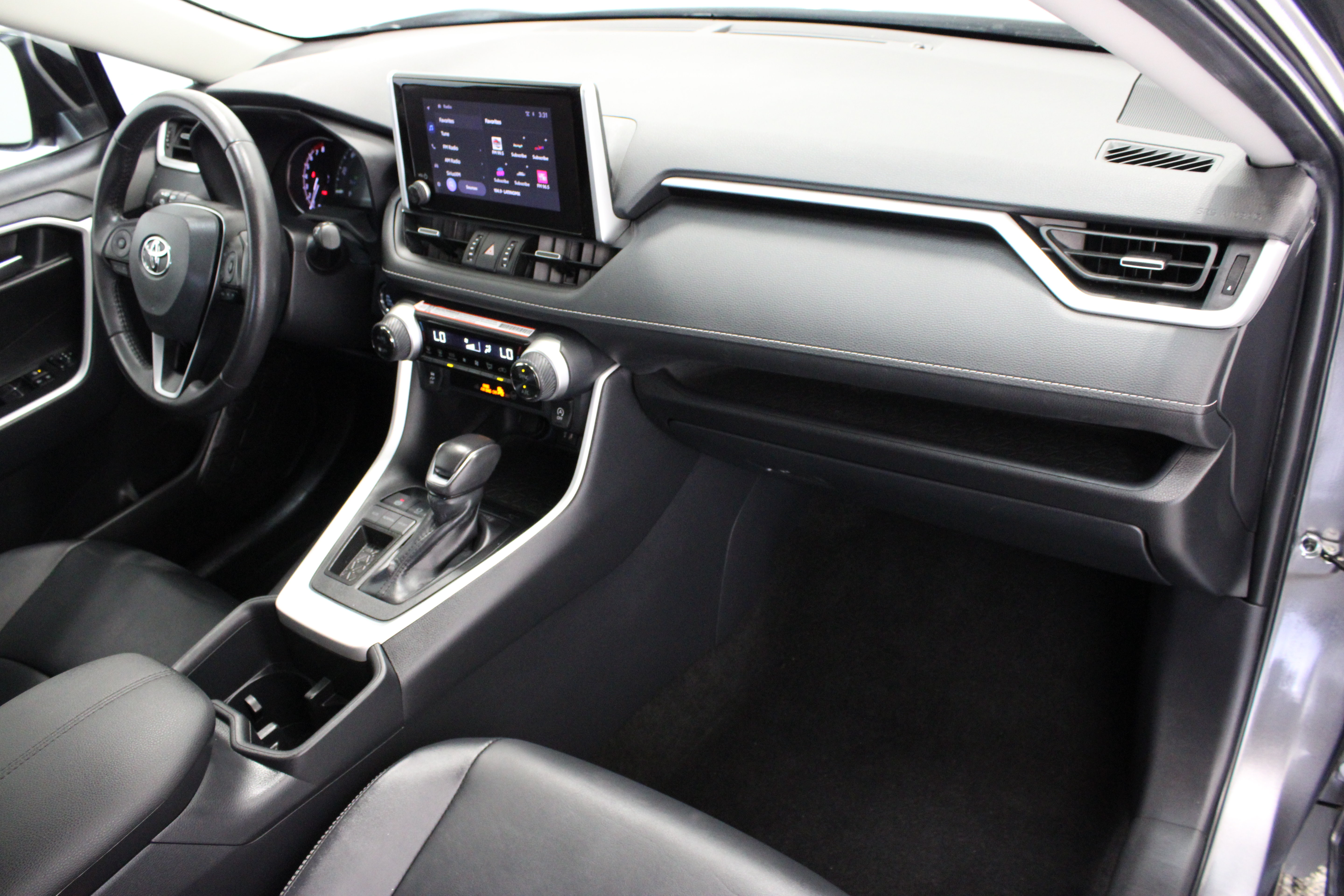 Certified 2025 Toyota RAV4 XLE Premium FWD image 35
