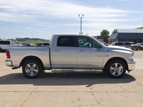 Used 2016 RAM 1500 Classic SLT w/ SLT Plus D←cor Group AWD/4WD image 6