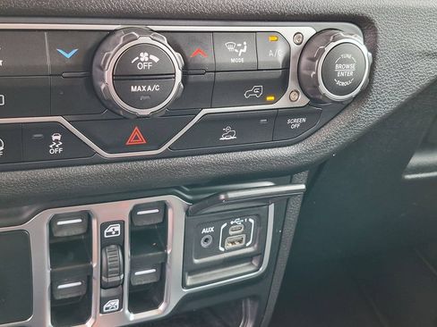Used 2025 Jeep Wrangler Unlimited Sport AWD/4WD image 19