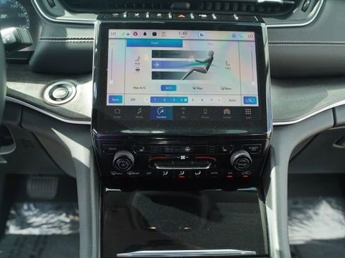 Used 2022 Jeep Grand Cherokee L Limited image 33