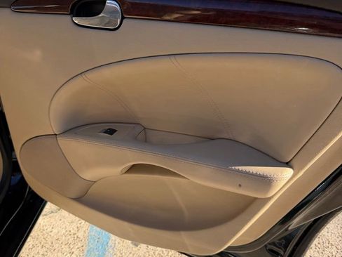 Used 2007 Buick Lucerne CXS w/ Driver Confidence Package image 12