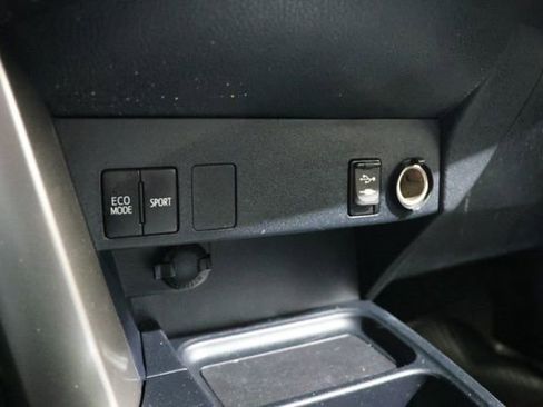 Used 2018 Toyota RAV4 LE w/ All Weather Liner Package image 27