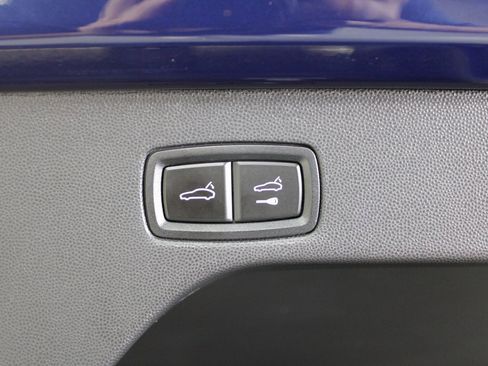 Certified 2024 Porsche Macan 4 Electric image 18