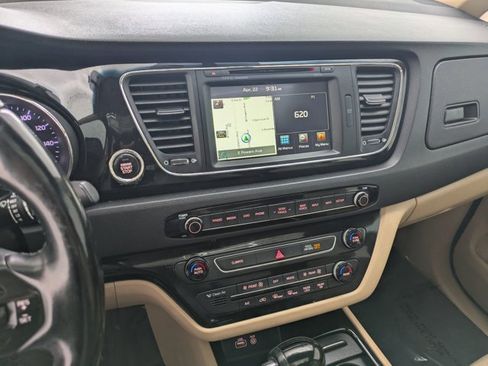 Used 2016 Kia Sedona SX Limited FWD image 12