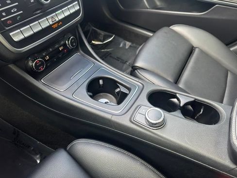 Used 2019 Mercedes-Benz GLA 250 4MATIC image 24