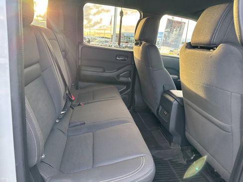 Used 2023 Nissan Frontier SV w/ Midnight Edition Package image 17