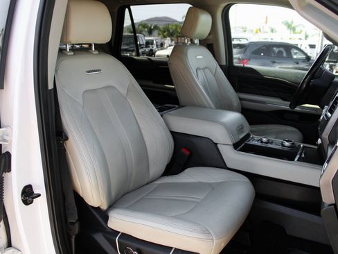 Used 2019 Ford Expedition Platinum image 38