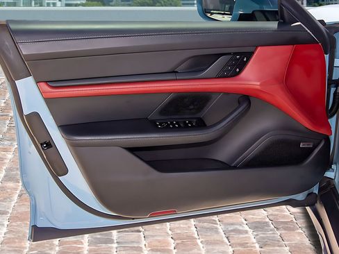 Used 2022 Porsche Taycan 4 Cross Turismo image 10