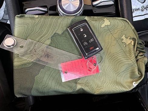 Used 2022 Jeep Grand Cherokee Overland image 9