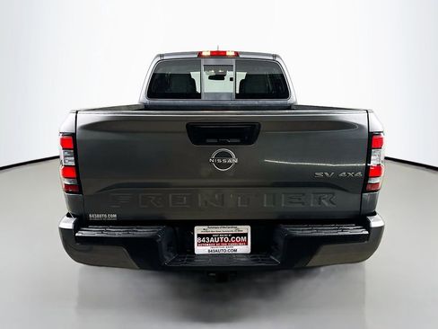 Used 2022 Nissan Frontier SV AWD/4WD image 6
