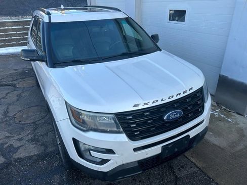 Used 2016 Ford Explorer Sport w/ Equipment Group 401A image 7
