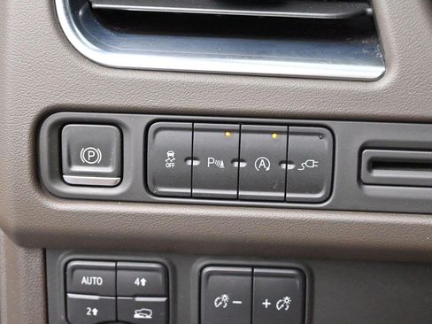 Used 2021 Chevrolet Tahoe LT AWD/4WD image 29