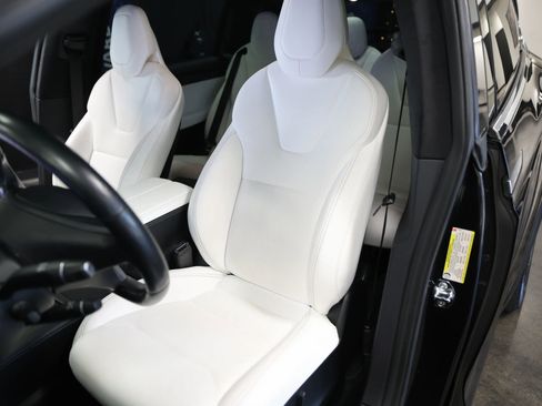 Used 2018 Tesla Model X P100D image 23