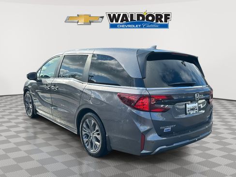 Used 2025 Honda Odyssey Touring image 4