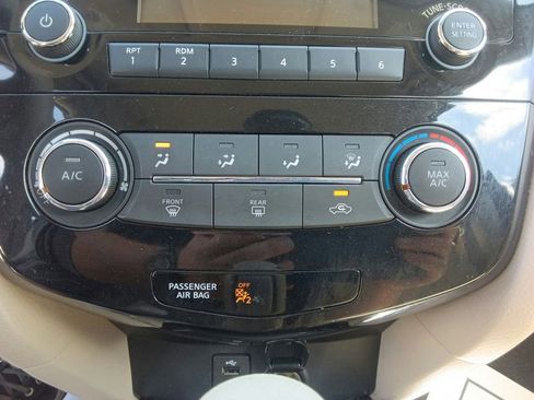 Used 2015 Nissan Rogue S FWD image 27