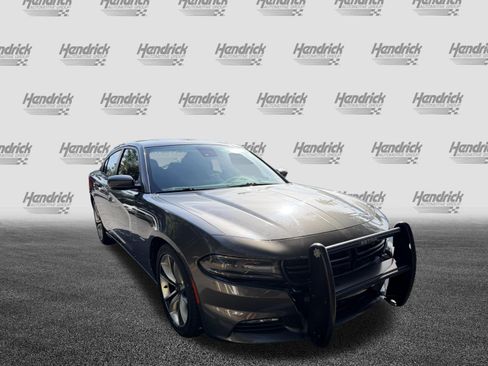 Used 2015 Dodge Charger R/T RWD image 2