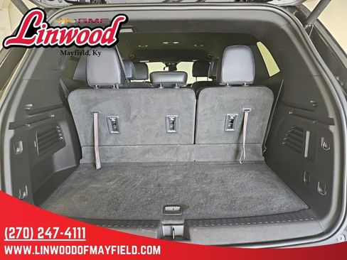 Used 2025 Buick Enclave Preferred FWD image 12