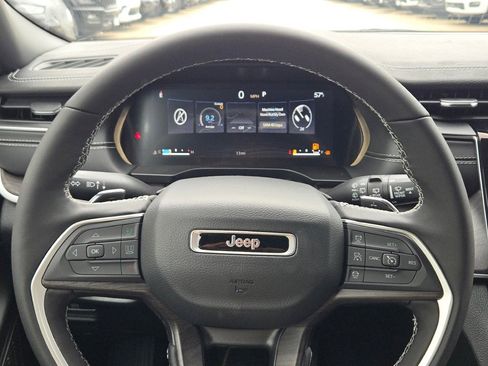 New 2025 Jeep Grand Cherokee Limited w/ Black Appearance Package image 35