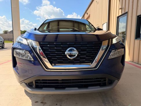 Used 2021 Nissan Rogue SV AWD/4WD image 3