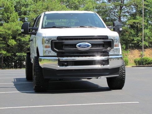 Used 2022 Ford F250 XL w/ Power Equipment Group AWD/4WD image 9