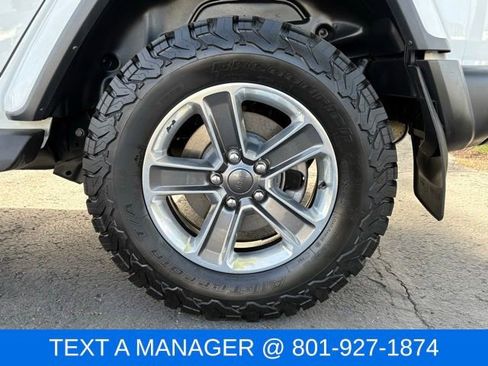 Used 2022 Jeep Wrangler Unlimited Sahara AWD/4WD image 9