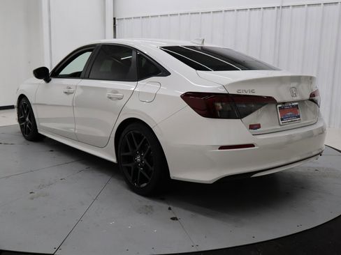 Used 2025 Honda Civic Sport image 5