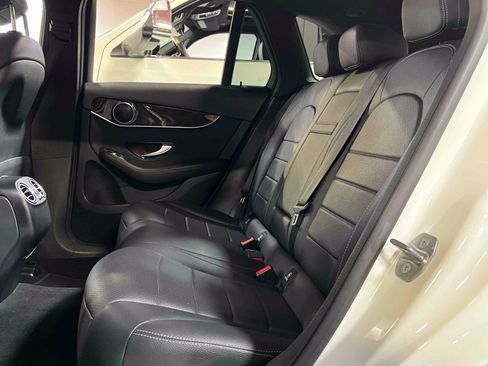 Used 2020 Mercedes-Benz GLC 300 4MATIC image 38