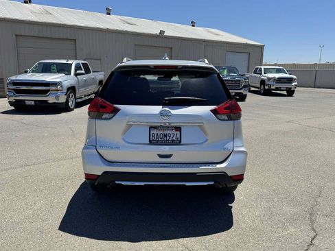 Used 2017 Nissan Rogue SL FWD image 8