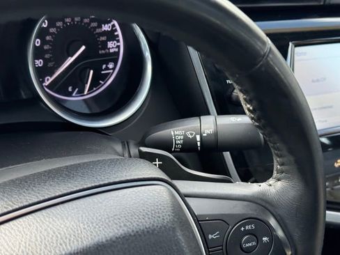 Used 2018 Toyota Camry SE w/ Moonroof Package FWD image 29