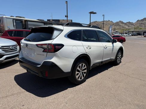 Used 2022 Subaru Outback Premium AWD/4WD image 5