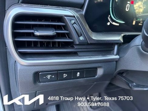 Certified 2025 Kia Telluride LX FWD image 16