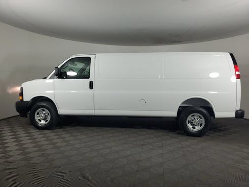 New 2026 Chevrolet Express 3500 Extended w/ Driver Convenience Package RWD image 7