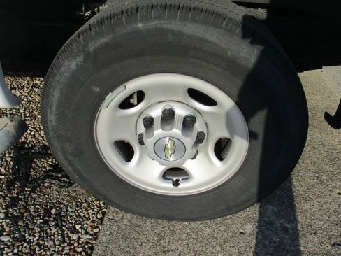 Used 2024 Chevrolet Express 2500 w/ Driver Convenience Package image 25