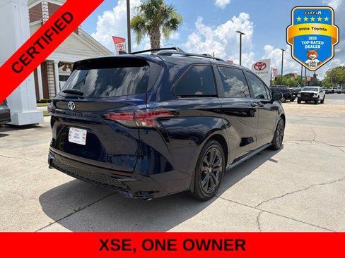 Certified 2025 Toyota Sienna XSE FWD image 5