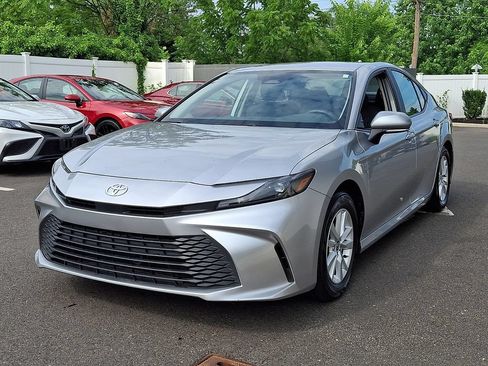 Used 2025 Toyota Camry LE FWD image 3