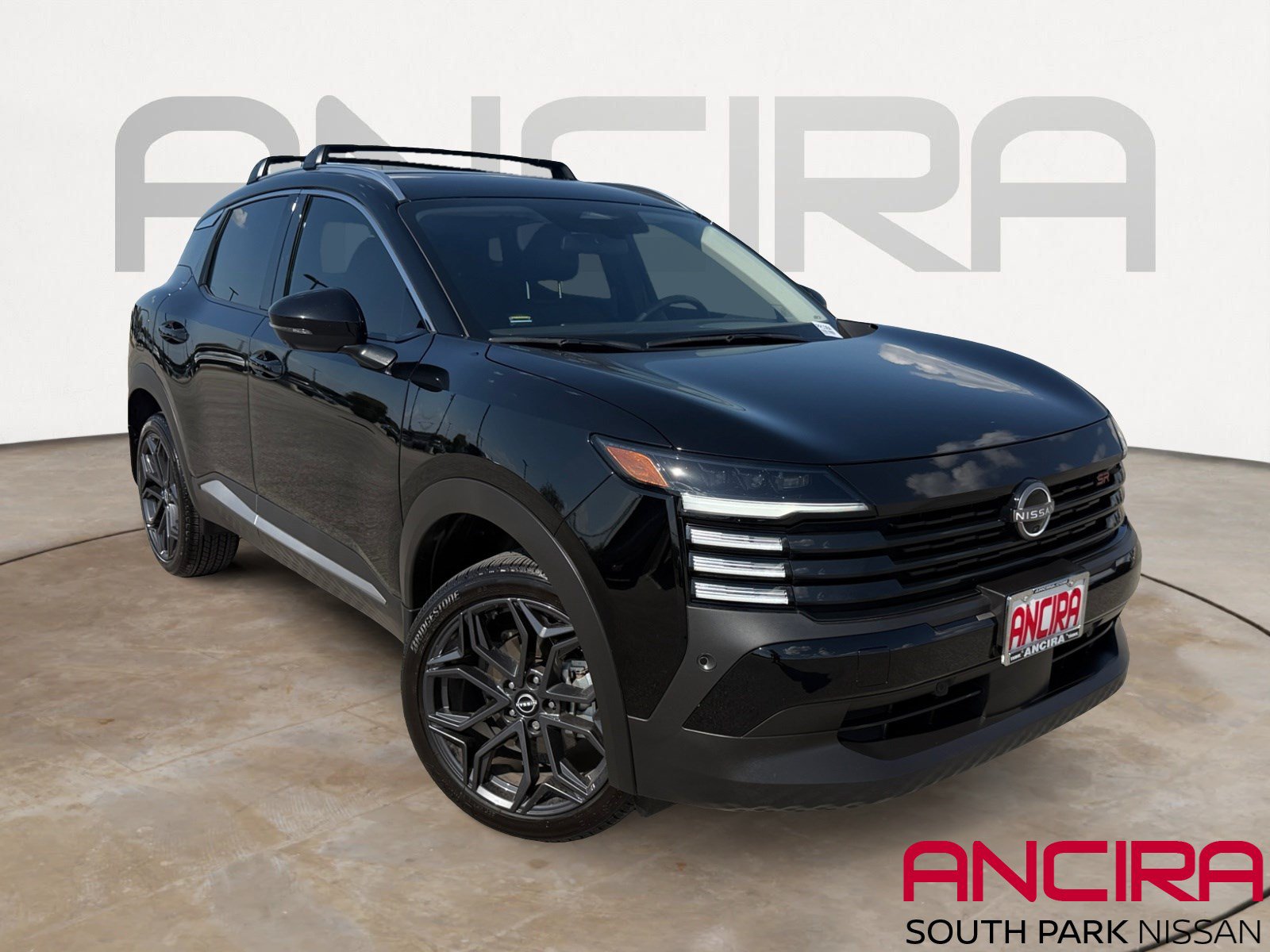 Used 2026 Nissan Kicks SR FWD image 1