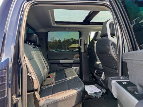 Used 2024 Ford F250 Lariat w/ Black Appearance Package image 12