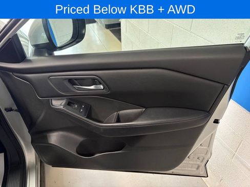 Used 2024 Nissan Rogue SV AWD/4WD image 20