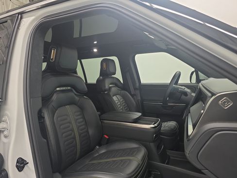 Used 2025 Rivian R1S Adventure AWD/4WD image 24