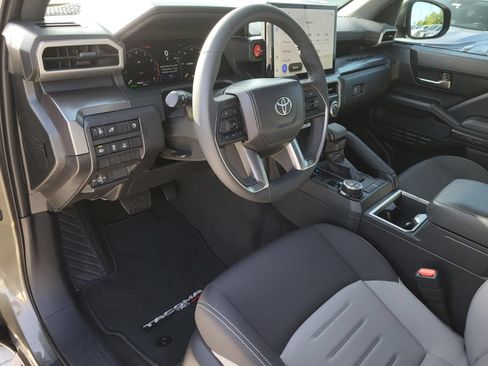 Used 2025 Toyota Tacoma TRD Off-Road AWD/4WD image 18