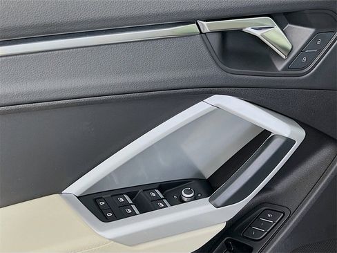 Used 2022 Audi Q3 2.0T Premium image 15