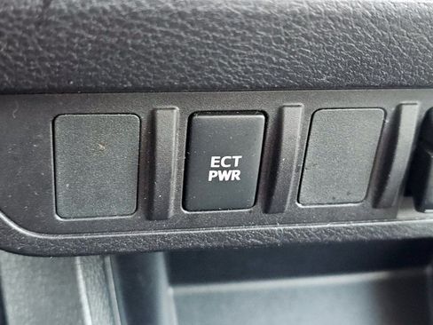 Used 2018 Toyota Tacoma SR5 RWD image 12
