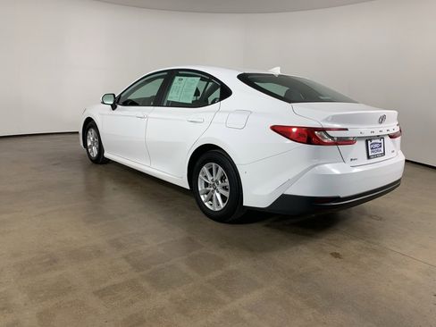 Used 2025 Toyota Camry LE image 14