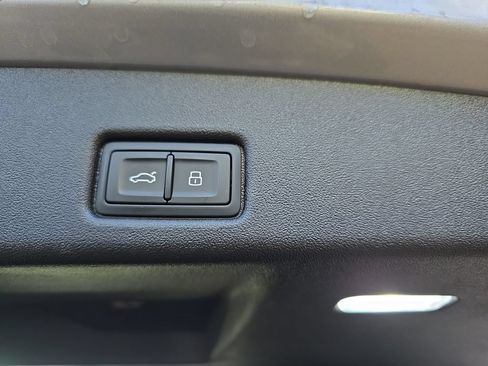 Used 2025 Audi Q5 Premium Plus w/ Premium Plus AWD/4WD image 16