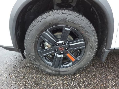 Used 2025 Nissan Rogue SV AWD/4WD image 61